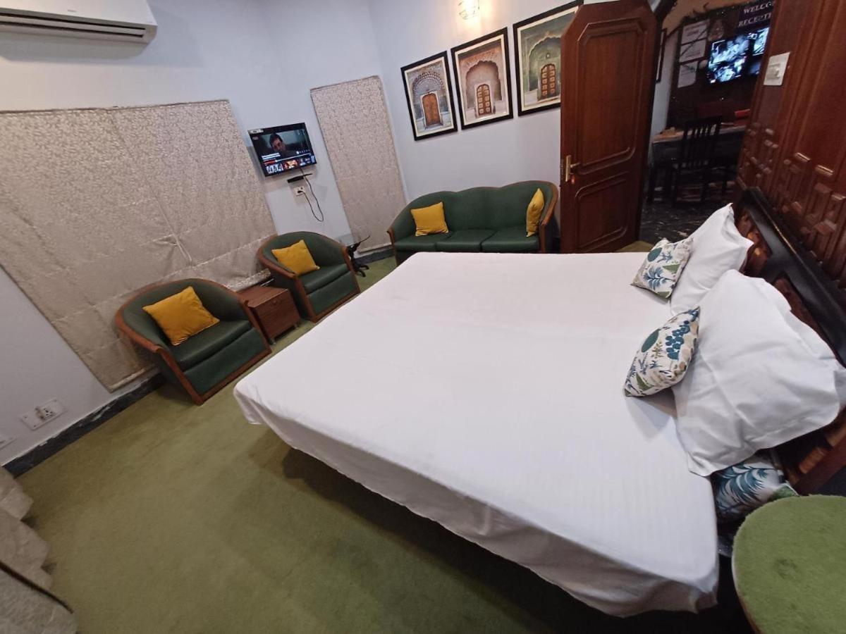 Hotel Natraj Palace Dźajpur Zewnętrze zdjęcie